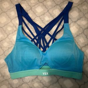 Victoria Secret breathable stewpot sports bra